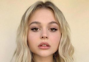 Emily Alyn Lind Height, Weight, Measurements, Age, Bra Size, Biography