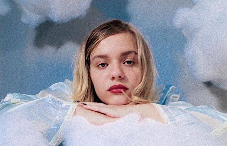 Maisy Stella