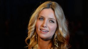 Annabelle Wallis