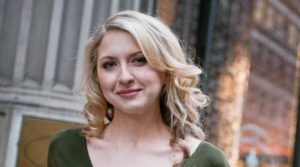 Nina Arianda