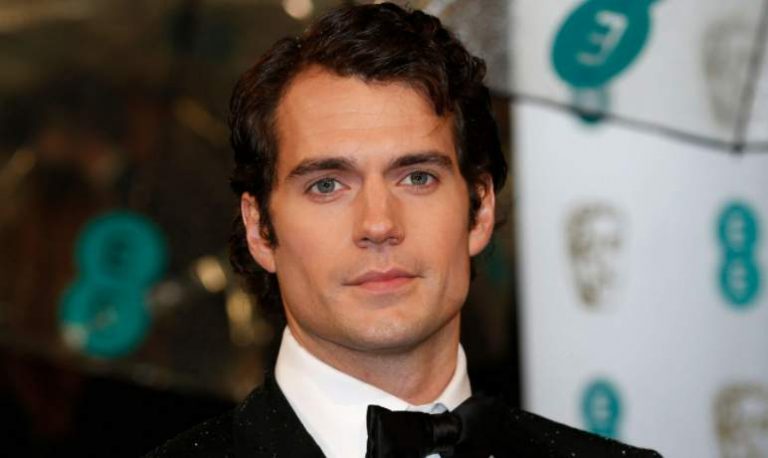 Henry Cavill Height, Weight, Body Measurements, Shoe Size