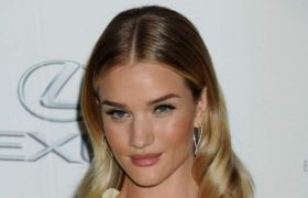 Rosie Huntington-Whiteley Height, Weight, Measurements, Bra Size, Shoe Size