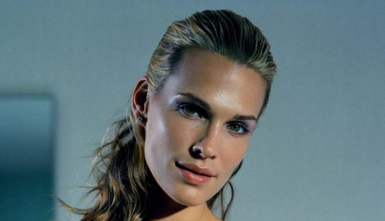 Molly Sims Height, Weight, Body Measurements, Bra Size, Shoe Size