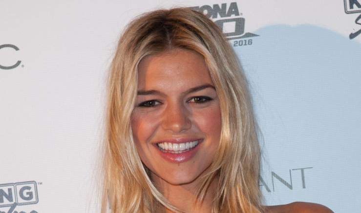Kelly Rohrbach Height, Weight, Body Measurements, Bra Size, Biography