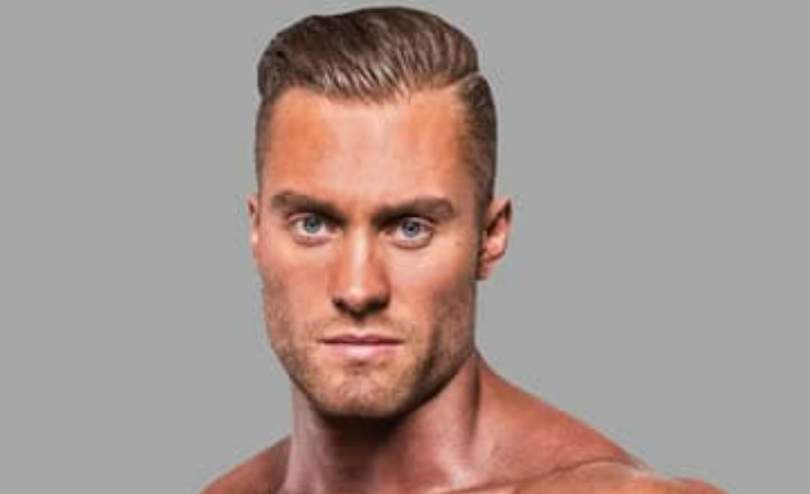 chris-bumstead-height-weight-body-measurements-shoe-size