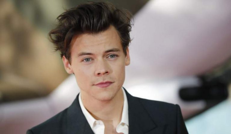 Harry Styles Height, Weight, Body Measurements, Shoe Size