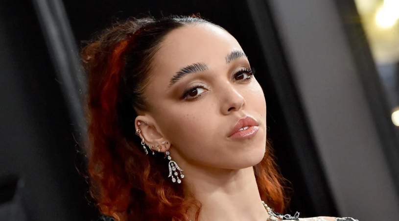 FKA Twigs Height, Weight, Measurements, Bra Size, Husband, Family
