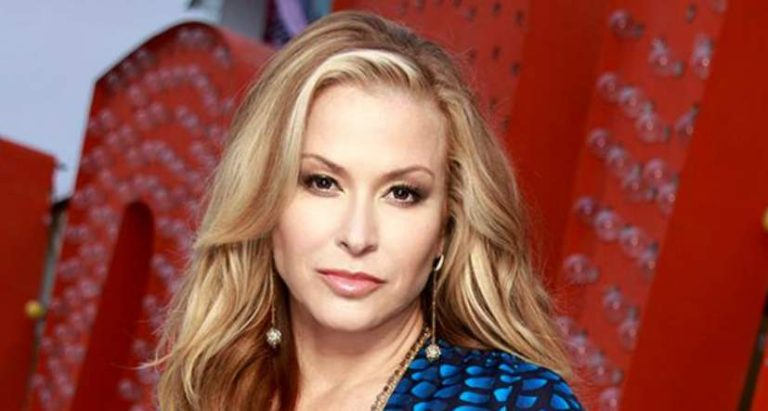 Anastacia Height, Weight, Body Measurements, Bra Size, Shoe Size