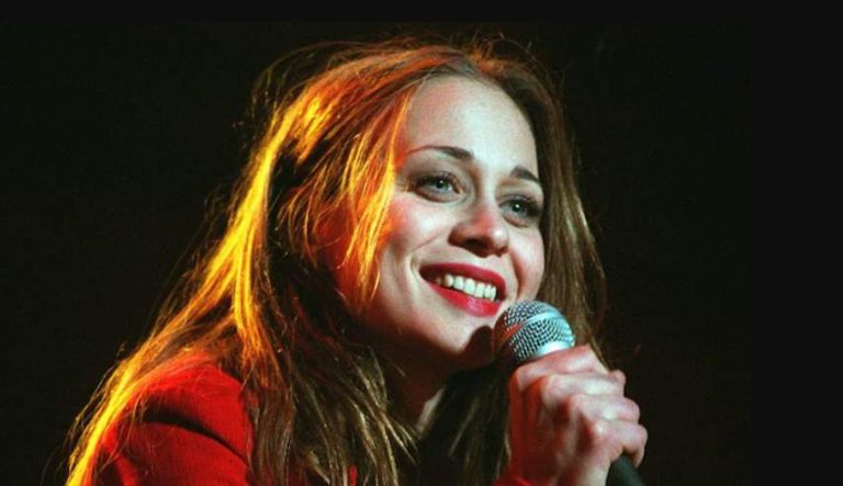 Fiona Apple Height, Weight, Body Measurements, Bra Size, Shoe Size