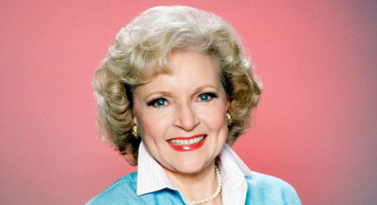 Betty Who Height, Weight, Body Measurements, Bra Size, Shoe Size