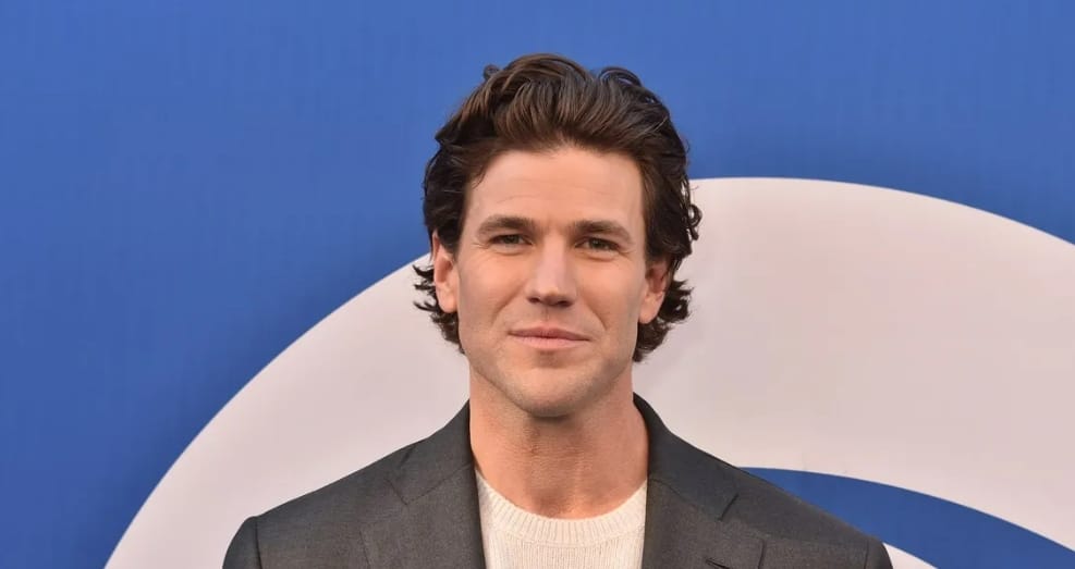 Austin Stowell