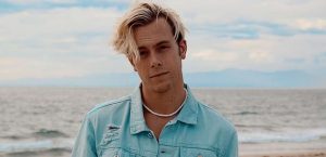 Riker Lynch