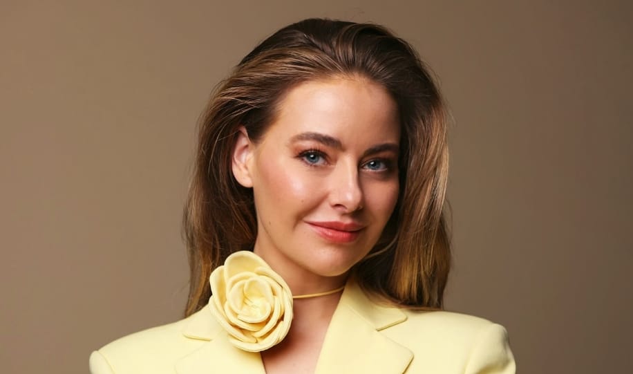 April Rose Pengilly April Rose Pengilly