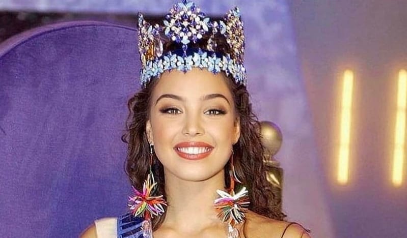 Azra Akın