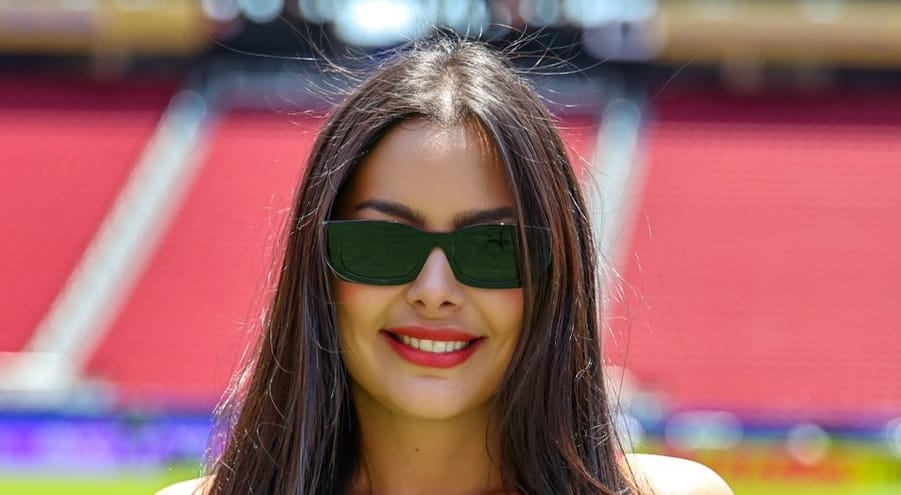 Larissa Riquelme Larissa Riquelme